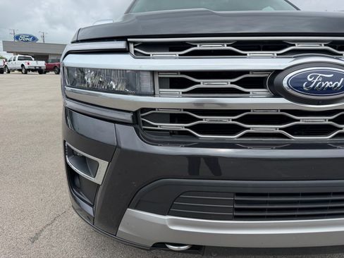 Used 2023 Ford Expedition Platinum AWD/4WD image 6