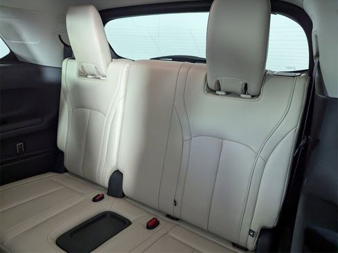 Used 2023 INFINITI QX60 Sensory w/ Cargo Package image 18