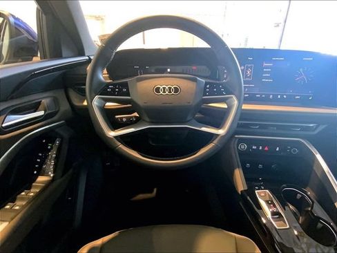 Used 2025 Audi Q5 Premium w/ Convenience Package AWD/4WD image 11