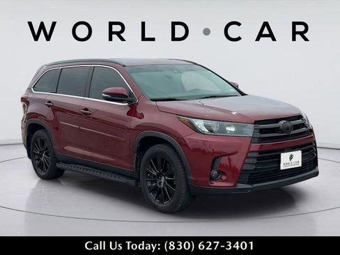Used 2019 Toyota Highlander SE FWD image 1