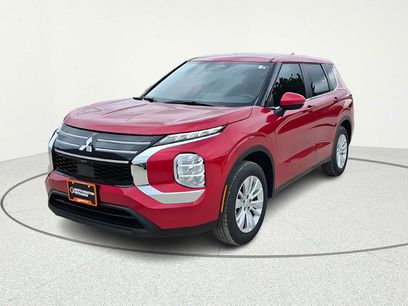 New 2026 Mitsubishi Outlander ES