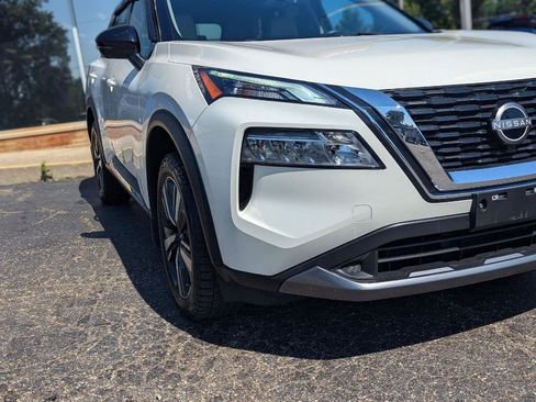 Used 2023 Nissan Rogue SL AWD/4WD image 12