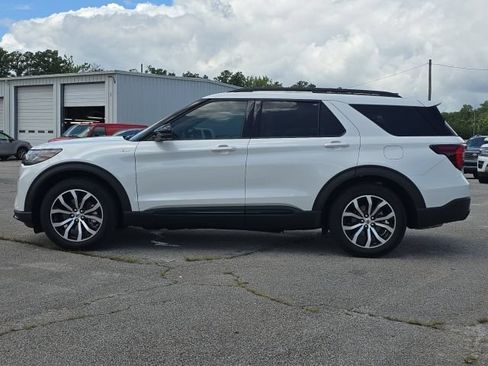 Used 2026 Ford Explorer ST-Line RWD image 2