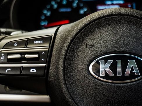 Used 2019 Kia Stinger GT2 image 19