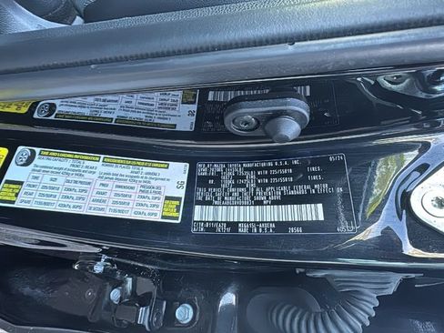 Used 2024 Toyota Corolla Cross XLE AWD/4WD image 43