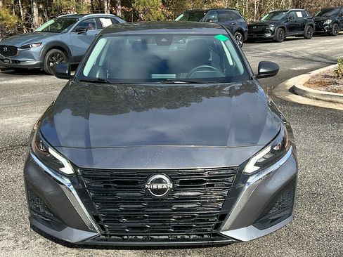 Used 2024 Nissan Altima 2.5 S image 3