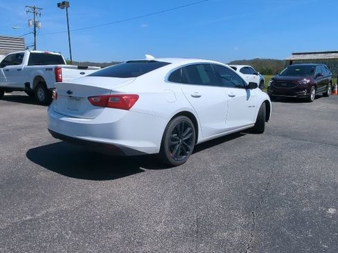 Used 2018 Chevrolet Malibu LT w/ Redline Edition image 9