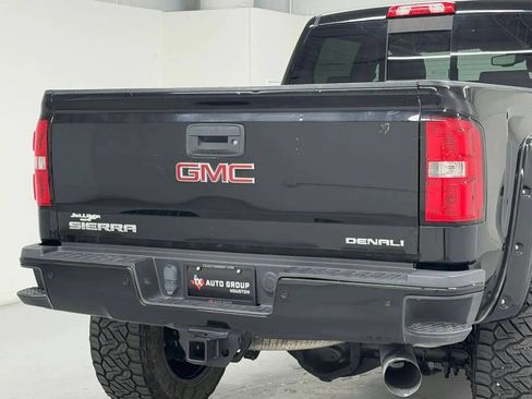 Used 2018 GMC Sierra 2500 Denali w/ Duramax Plus Package AWD/4WD image 36