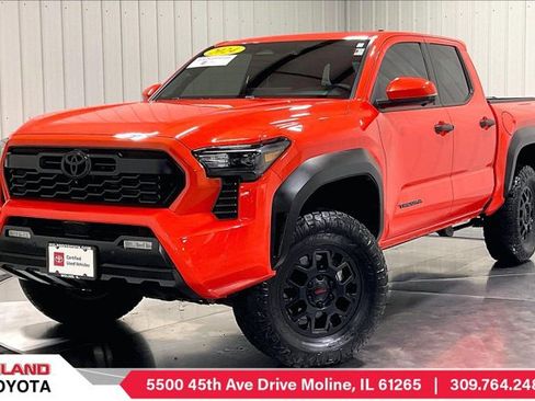 Certified 2024 Toyota Tacoma TRD Off-Road w/ TRD Off Road Premium Package AWD/4WD image 1