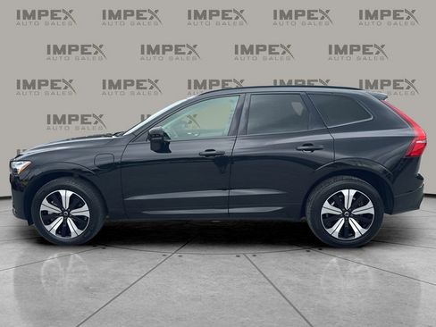 Used 2024 Volvo XC60 T8 Core AWD/4WD image 2