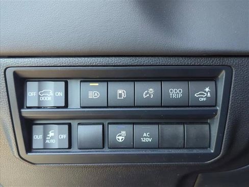 Used 2024 Toyota Sequoia Platinum AWD/4WD image 11
