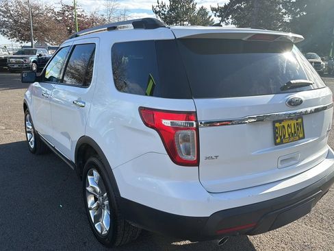 Used 2015 Ford Explorer XLT w/ Equipment Group 202B image 5