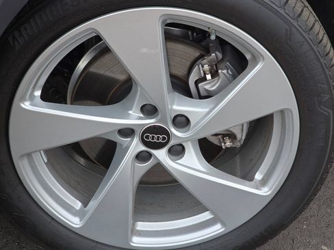 Used 2025 Audi Q5 Premium Plus w/ Premium Plus AWD/4WD image 23