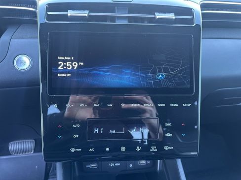 Used 2024 Hyundai Santa Cruz Limited image 16