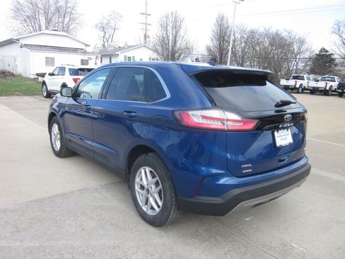 Used 2023 Ford Edge SEL image 4