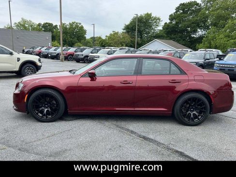 Used 2019 Chrysler 300 S RWD image 4
