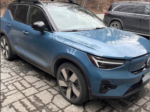 Certified 2024 Volvo XC40 Recharge Ultimate w/ Protection Package Premier AWD/4WD image 3