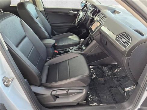 Used 2018 Volkswagen Tiguan SEL AWD/4WD image 21