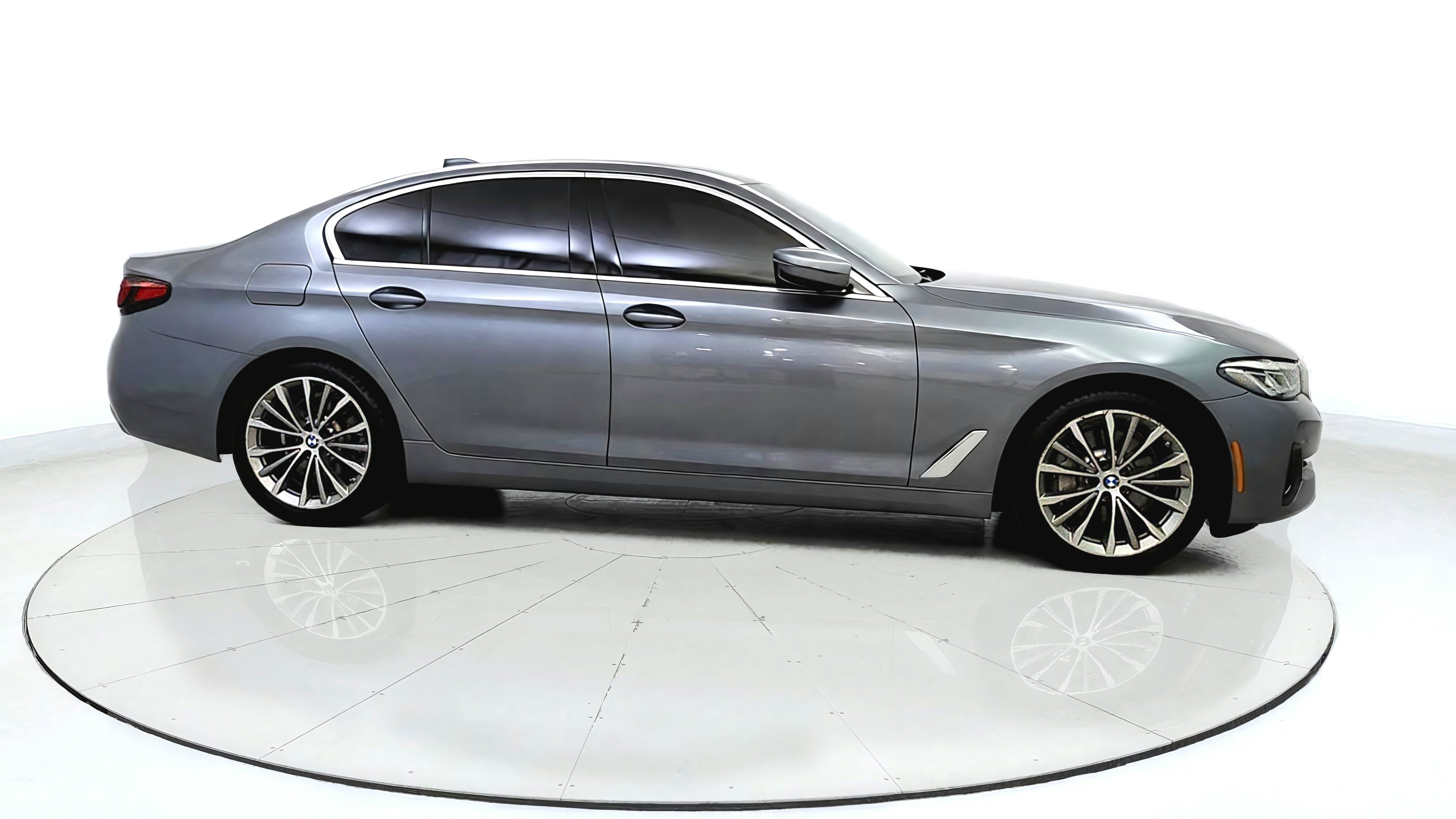 Used 2021 BMW 530e xDrive AWD/4WD image 8