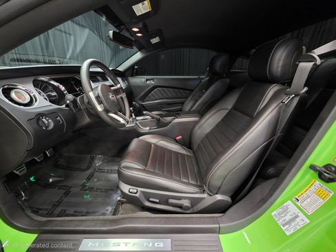 Used 2013 Ford Mustang GT Premium w/ Comfort Pkg RWD image 20