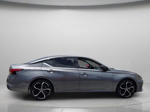 Used 2024 Nissan Altima 2.5 SR FWD image 4