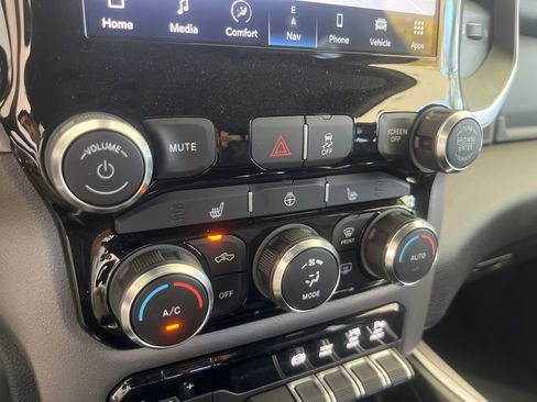 New 2022 RAM 2500 Big Horn w/ Level C Equiment Group image 46