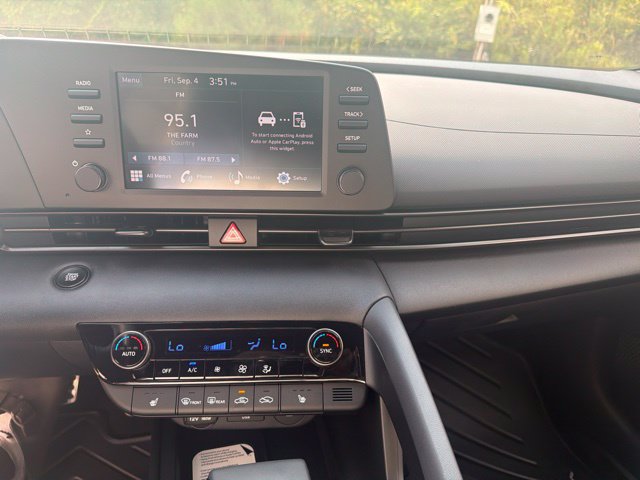 New 2026 Hyundai Elantra SEL Sport FWD image 13
