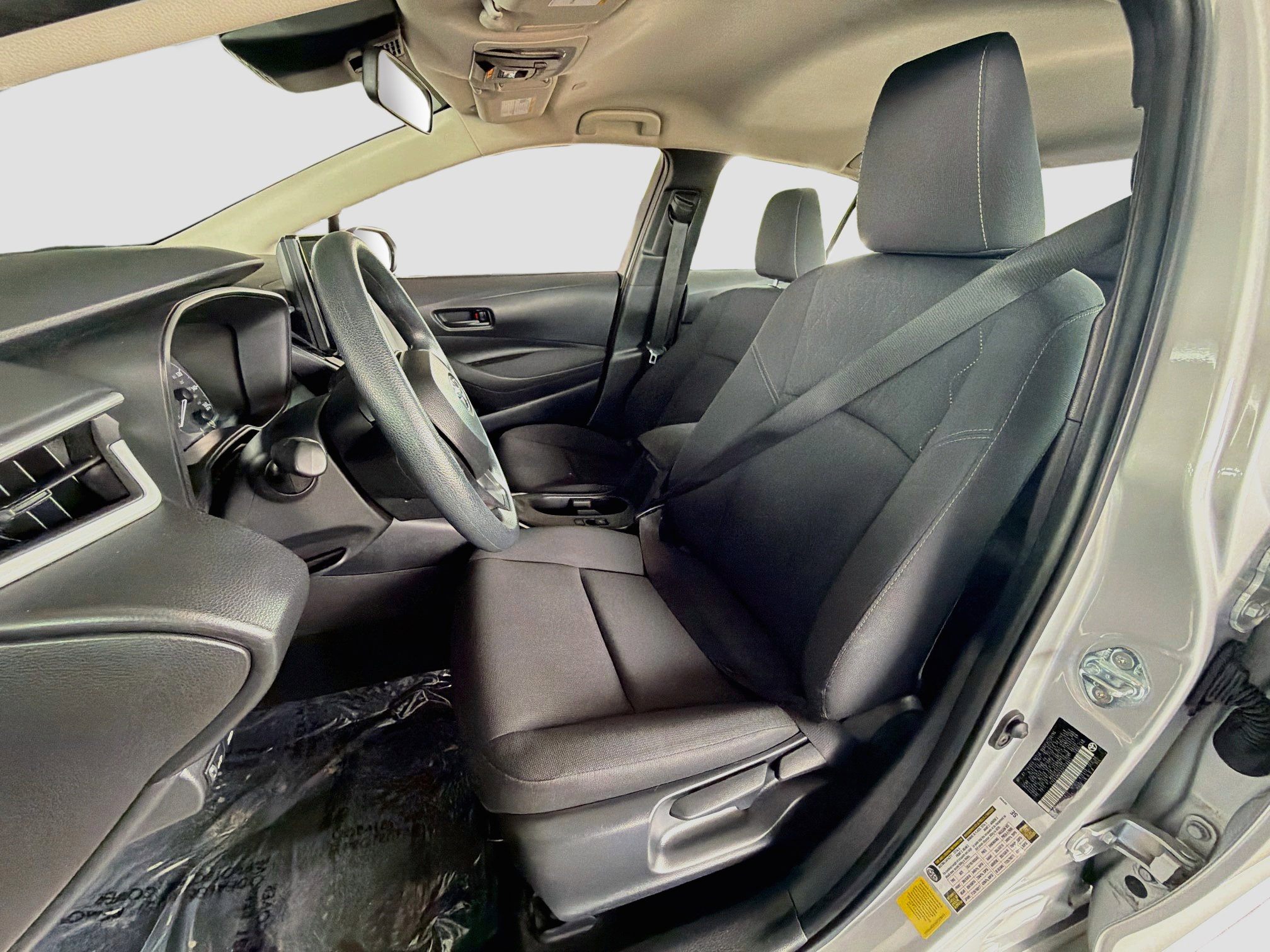Used 2025 Toyota Corolla LE FWD image 13