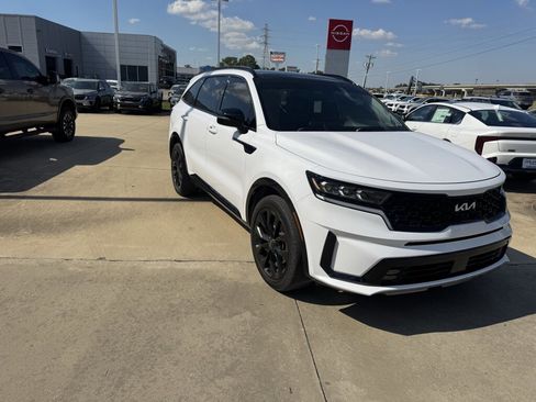 Used 2022 Kia Sorento SX image 9