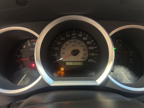 Used 2006 Toyota Tacoma PreRunner w/ TRD Sport Pkg #3 RWD image 18
