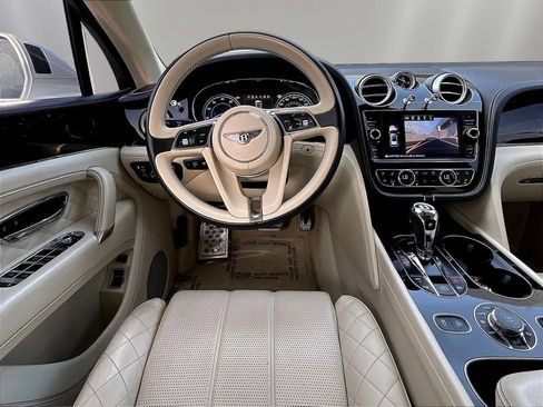 Used 2017 Bentley Bentayga AWD/4WD image 8
