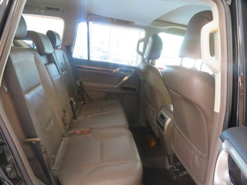 Used 2015 Lexus GX 460 w/ Premium Package image 23