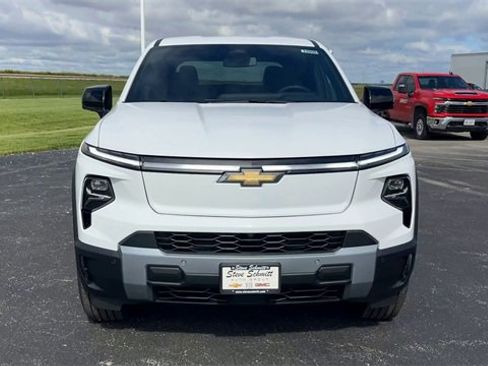 New 2025 Chevrolet Silverado EV LT image 3