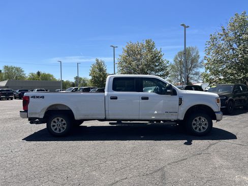 Used 2022 Ford F250 XLT AWD/4WD image 3
