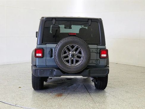 Used 2025 Jeep Wrangler Sport AWD/4WD image 7