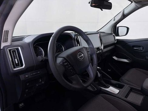 Certified 2025 Nissan Frontier SV w/ SV Convenience Package image 7