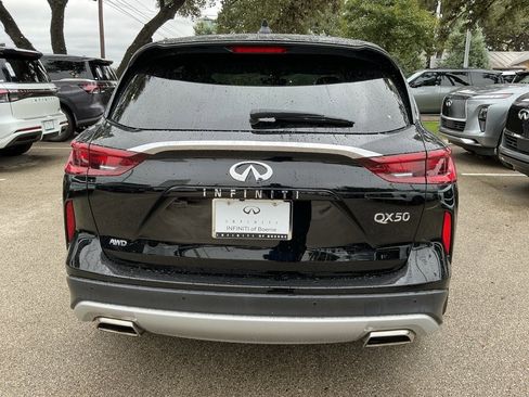 Certified 2025 INFINITI QX50 Pure image 6