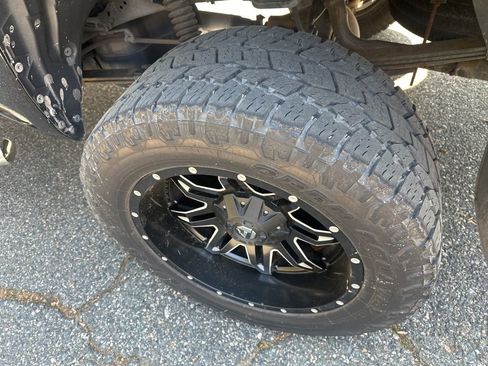 Used 2015 Toyota Tundra SR5 w/ SR5 Upgrade Package image 9