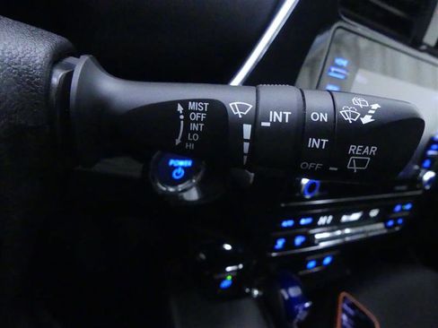 Used 2022 Toyota Prius LE image 19