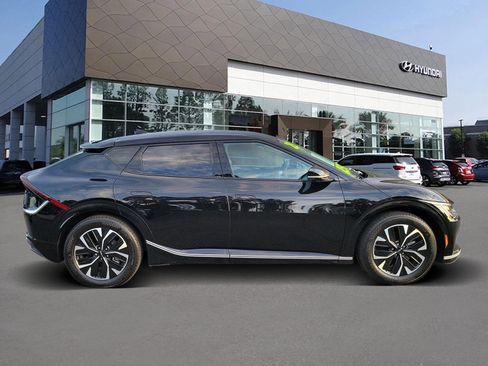 Used 2024 Kia EV6 Wind image 4