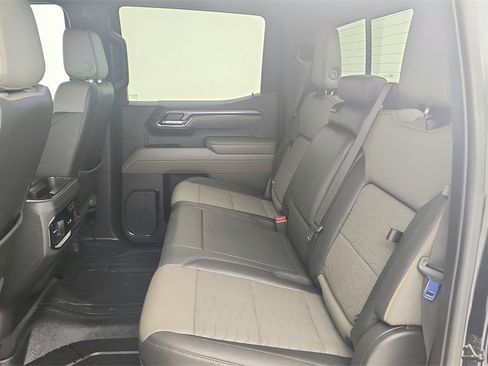 Used 2023 Chevrolet Silverado 1500 ZR2 w/ Technology Package image 28