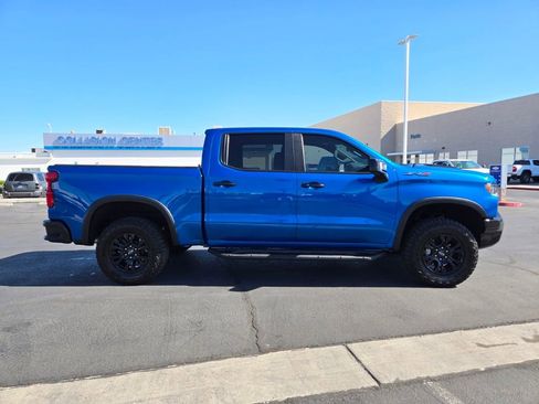 Used 2023 Chevrolet Silverado 1500 ZR2 w/ Technology Package AWD/4WD image 7