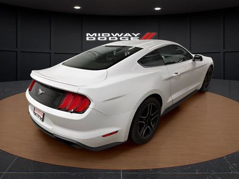 Used 2020 Ford Mustang Premium image 4