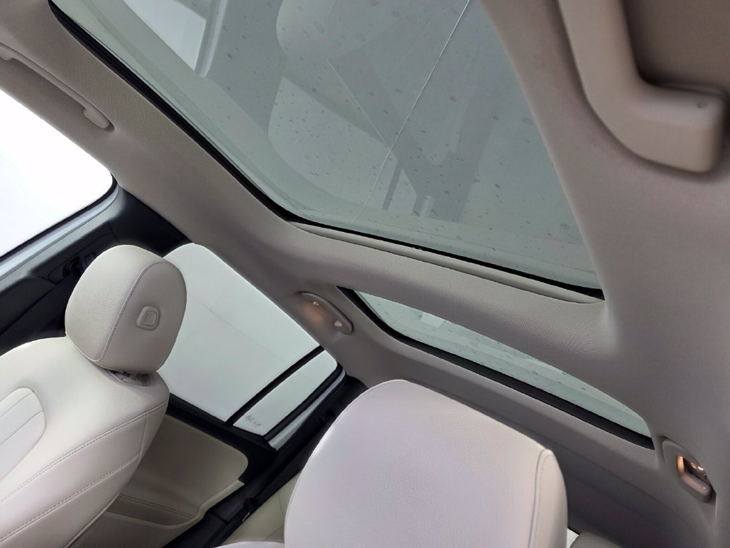 Certified 2023 Mercedes-Benz GLB 250 image 12