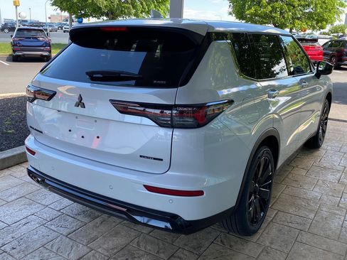 New 2026 Mitsubishi Outlander LE AWD/4WD image 7