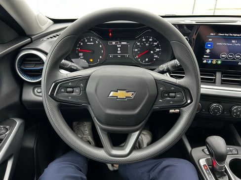 New 2026 Chevrolet Trax LS w/ LS Convenience Package FWD image 8