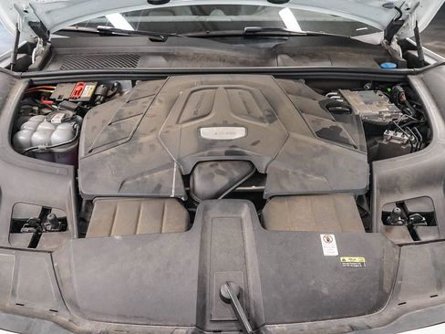 Certified 2022 Porsche Cayenne AWD/4WD image 28