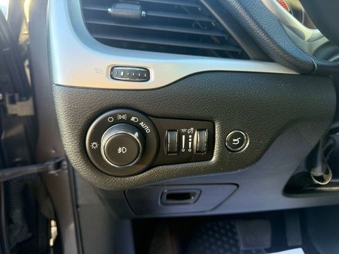 Used 2016 Jeep Cherokee Trailhawk w/ Comfort/Convenience Group image 12