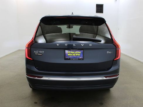 Certified 2025 Volvo XC90 B6 Plus AWD/4WD image 4