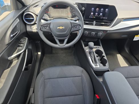 New 2026 Chevrolet Trax LS w/ LS Convenience Package FWD image 12
